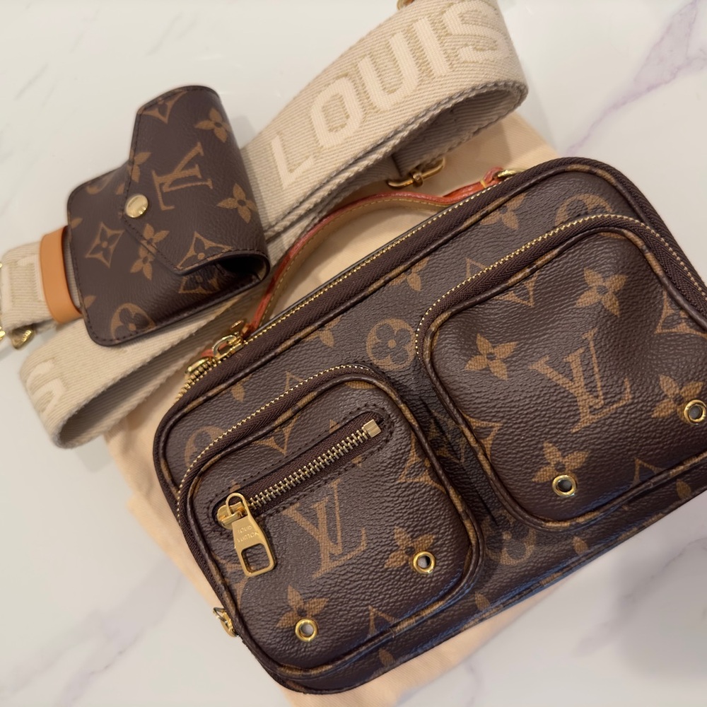 Rare LOUIS VUITTON Monogram Utility Crossbody